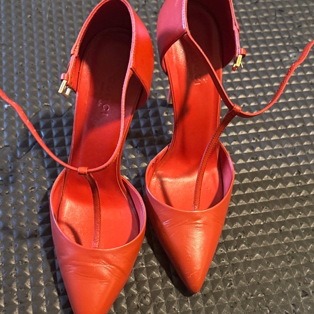 Gucci Red Pointed-Toe T-Strap Stiletto Heels - Picture 5 of 5
